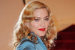 Květen letošního roku, půvabná Madonna s rudými rty na plese Metropolitního muzea v New Yorku. (Foto: profimedia.cz)