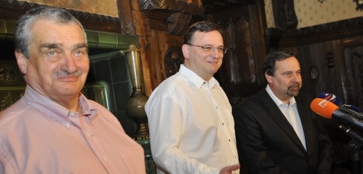Karel Schwarzenberg, Petr Nečas a Radek John.