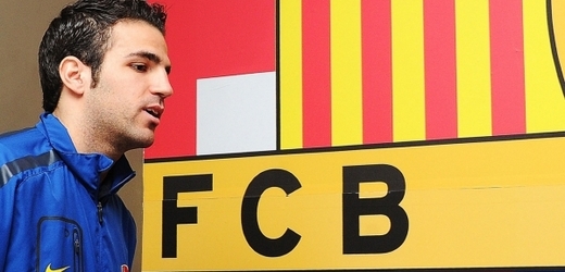 Barcelona prý Fábregasovi radí, aby na Arsenal zatlačil rebelií.