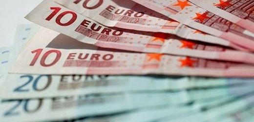 Brusel chce uvalit daň na finanční transakce v EU.