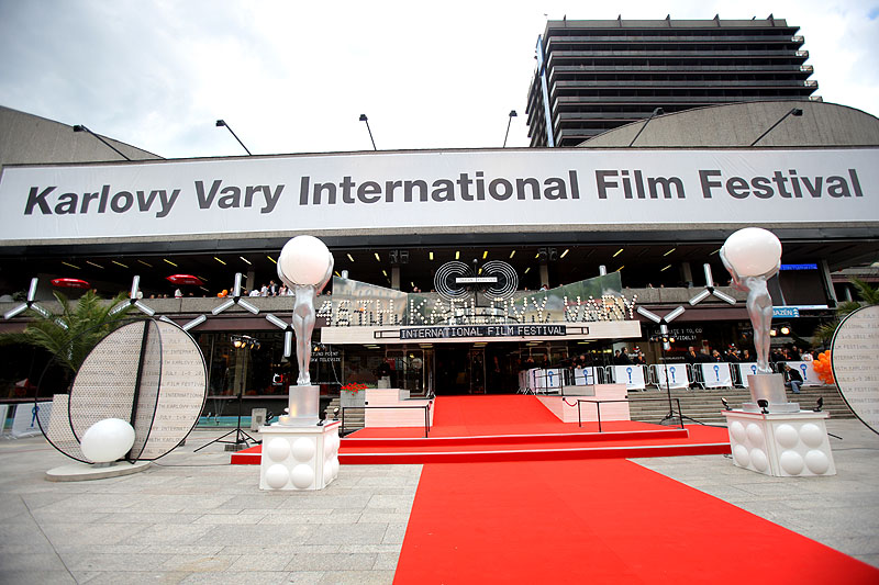 V Karlových Varech začal 46. ročník mezinárodního filmového festivalu.