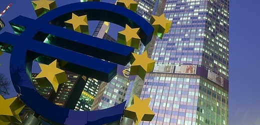 Evropská centrální banka bude dál půjčovat řeckým bankám oproti státním dluhopisům.