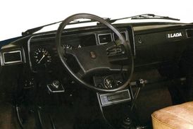 Luxusnější interiér vozu Lada 2107.