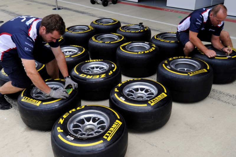 Vybrat ty správné pneumatiky pro závod formule 1 je alchymie.