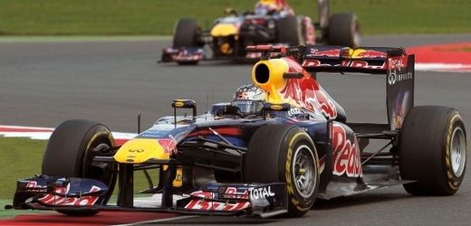 Webber v posledním kole málem sestřelil Vettela.