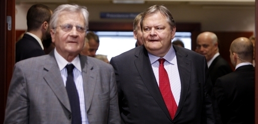Prezident Evropské centrální banky (vlevo) a řecký ministr financí (vpravo).