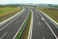 Ředitelství silnic a dálnic otevřelo v pondělí u Hulína na Kroměřížsku nový, sedmikilometrový úsek dálnice D1 do Říkovic na Přerovsku. Začala tak fungovat takzvaná Moravská křižovatka, kterou tvoří dopravní uzel rychlostních silnic R49 a R55 a dálnice D1. (Foto: ČTK)
