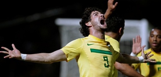 Fotbalisté Brazílie nakonec do čtvrtfinále postoupili.