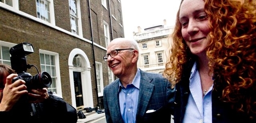 Včera už do smíchu nebylo: Brooksová s Murdochem (ilustrační foto).