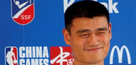 Yao Ming na archivním snímku.