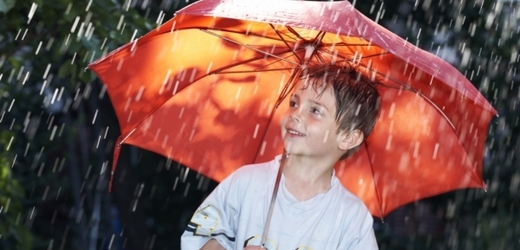 Deštivé počasí o prázdninách nepotěší hlavně děti.