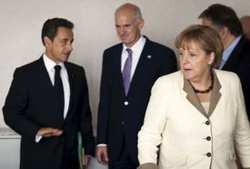 Představitelé eurozóny se dohodli na záchraně pro Řecko.