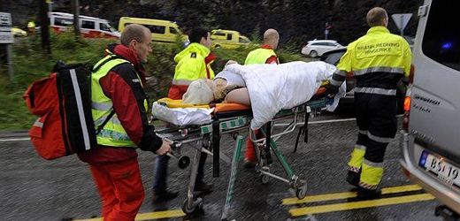 Šílený střelec zabil na ostrově poblíž Osla nejméně 84 lidí, desítky dalších zranil.
