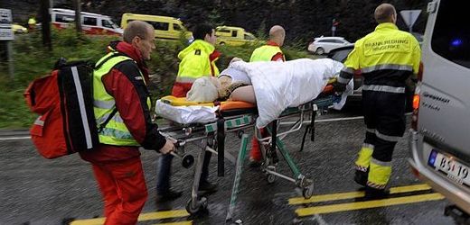 Šílený střelec zabil na ostrově u Osla minimálně 84 kidí, další desítky zranil.