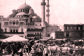 V Istanbulu vypukl 23. července 1911 obrovský požár, který zničil na 7 tisíc domů. 