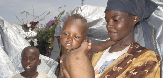 Humanitární organizace nemají přístup k 2,2 milionu lidí postižených hladem.