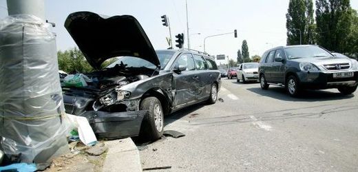 Dvacetiletá řidička zemřela při automobilové nehodě na Mladoboleslavsku (ilustrační foto).