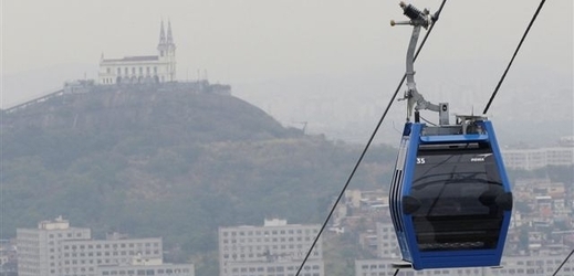 Lanovky jsou součástí řady měst (na ilustračním snímku Rio de Janeiro).