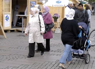 Švédské Malmö připomíná z nemalé zčásti muslimské ghetto. 