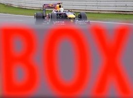 Na čtvrté místo se nakonec Sebastian Vettel posunul až díky skvělé práci mechaniků v boxech.