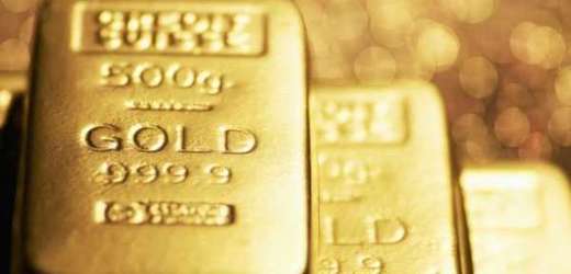 Investoři se uchylují ke zlatu kvůli obavám z dluhové krize.