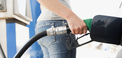 Benzin i nafta zdražily (ilustrační foto).