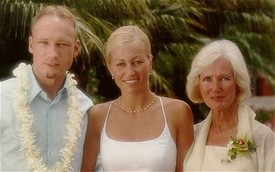 Breivikova rodina moc nefungovala, on sám hlásá návrat k pevnému patriarchátu.