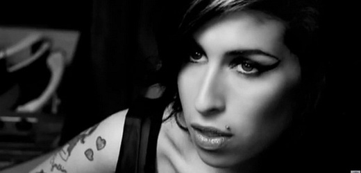 Amy Winehouseová zemřela v pouhých 27 letech.