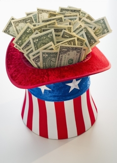 Málo peněz v klobouku strýčka Sama. USA navýší strop na 16,7 miliardy dolarů, tato částka stačí do prezidentských voleb, v nichž obhajuje Barack Obama prezidenstký post.