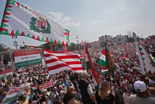 Ekonomická situace vyhnala na jaře 2009 do ulic spousty Maďarů.