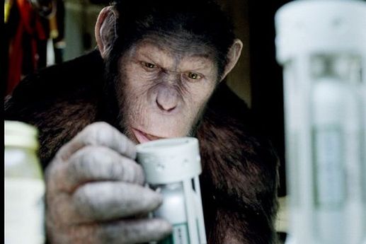 Rok 2011. Do role šimpanze Caesara obsadili filmaři Andyho Serkise, který si zahrál Gluma v Pánovi prstenů nebo ve stejnojmenném filmu King Konga.
