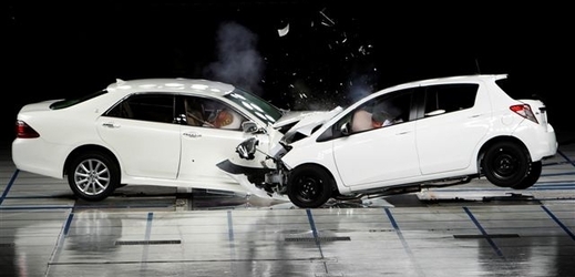 Toyota měla v poslední době řadu problémů (ilustrační foto z crash testů). 