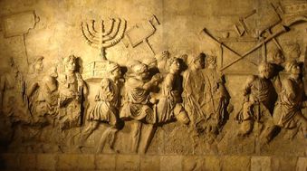 Římané nesou kořist po porážce Židů v Jeruzalémě.  