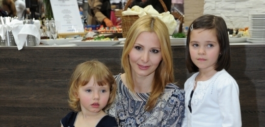 Ivana Gottová s dcerami Charlottou a Nelly.