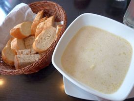 Květáková polévka.