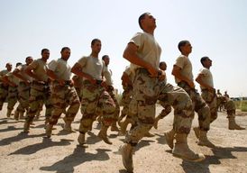 Částým terčem útoků jsou i iráčtí vojáci.