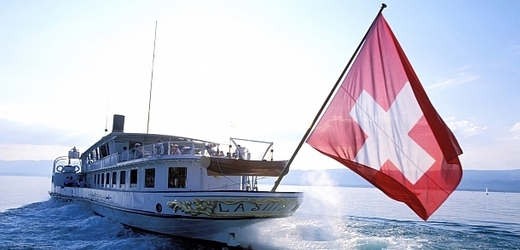Švýcarský frank je bezpečným přístavem pro investory, domácnosti mohou zaplakat.