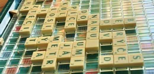 Hra Scrabble dokáže zlepšit kognitivní schopnosti.
