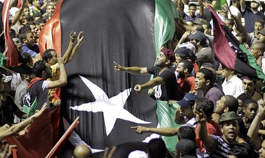 Obyvatelé Tripolisu se radují z pádu Kaddáfího režimu.