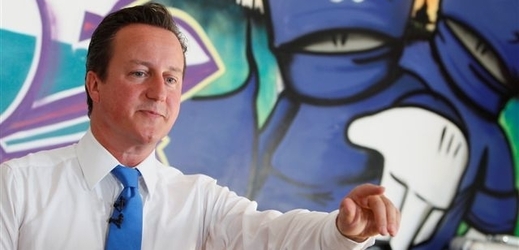 Premiér Cameron se stínu aféry s odposlechy a uplácením stále nemůže zbavit (ilustrační foto).