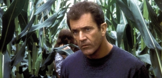 Herec Mel Gibson ve filmu Znamení.