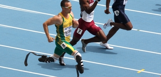 Oscar Pistorius dostal příležitosti jako první atlet v historii závodit se zdravými sportovci.