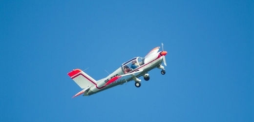 Na Karlovarsku spadlo malé motorové letadlo (ilustrační foto).