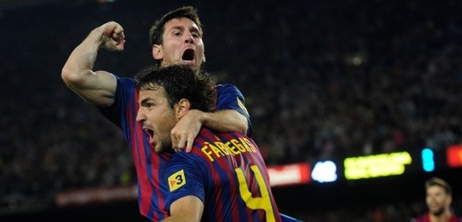 Opory Barcelony Lionel Messi a Cesc Fábregas.