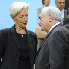 Strauss-Kahn se v MMF krátce setkal i se svou nástupkyní Christine Lagardeovou. Zda jí dělal neslušné návrhy, se neví. Fond v tiskovém prohlášení bez dalších podrobností uvedl, že návštěva měla soukromý charakter.