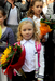Prvňáčci letos dorazili do ostravské školy Klause mladšího tradičně s květinami pro své třídní učitelky. (Foto: ČTK)
