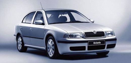 Škoda Octavia první generace.