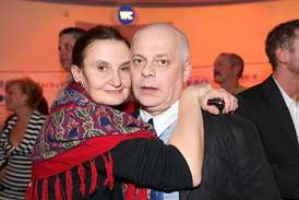 Eva Holubová a Bohumil Klepl na premiéře filmu Doktor od Jezera hrochů.