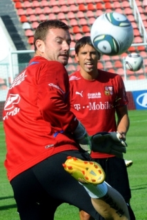 Milan Baroš (vzadu) už český tým opustil a odletěl do Turecka.