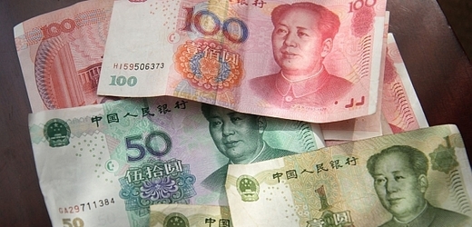 Nigérie chce nakupovat čínské bankovky s vůdcem Mao Ce-tungem.